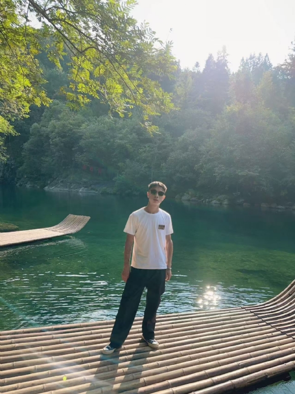 林言的第二张照片--池州王婆说媒